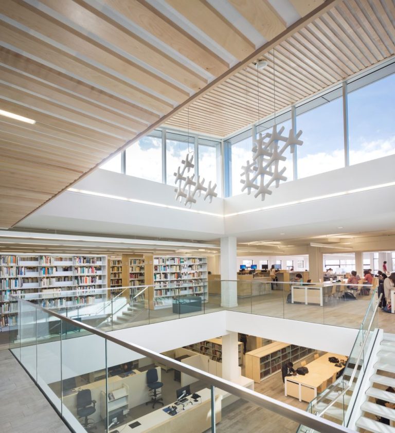 Bibliotheque-Garneau-Escalier